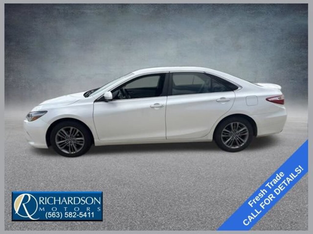 Used 2015 Toyota Camry SE Sedan
