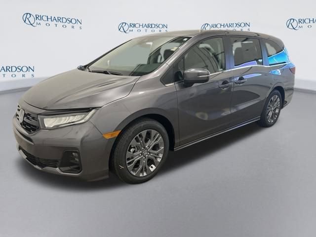 2026 Honda Odyssey Touring's photo