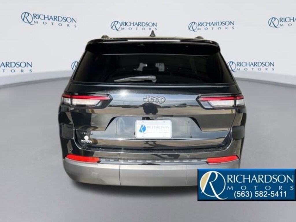 Used 2024 Jeep Grand Cherokee L Laredo SUV