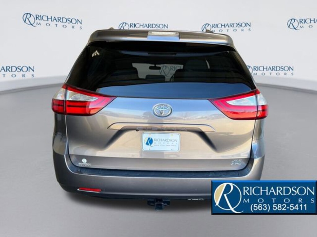 Used 2017 Toyota Sienna XLE Premium 7 Passenger Van