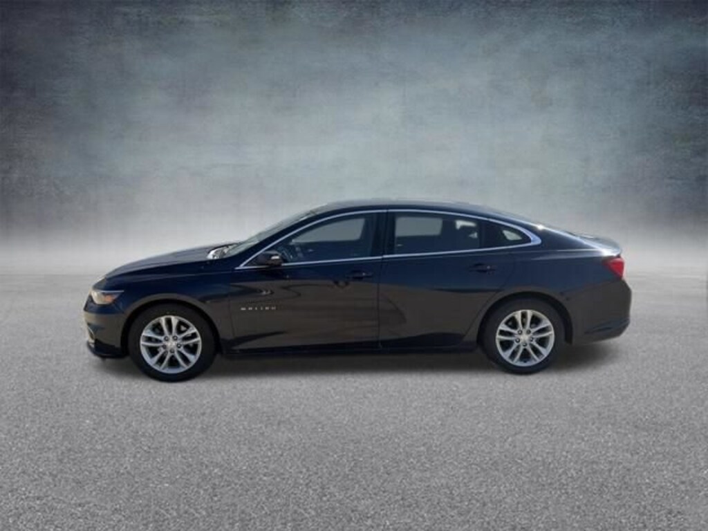 Used 2017 Chevrolet Malibu LT w/1LT Sedan