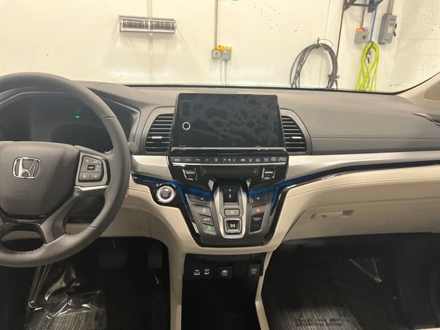 2026 Honda Odyssey Touring - Photo 11