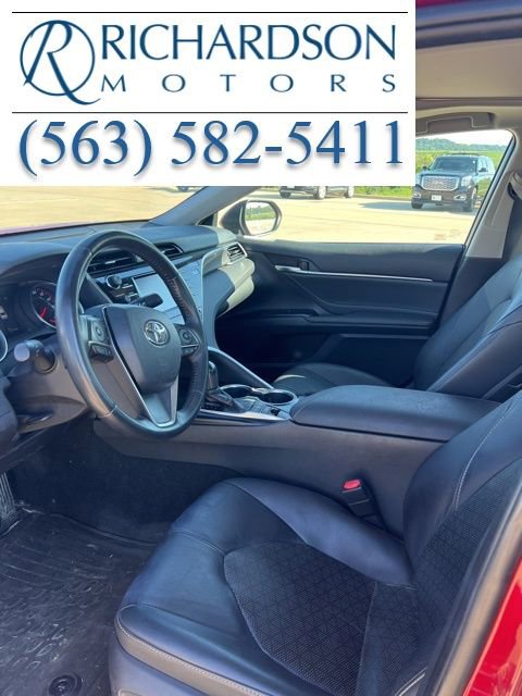 2018 Toyota Camry XSE photo 2