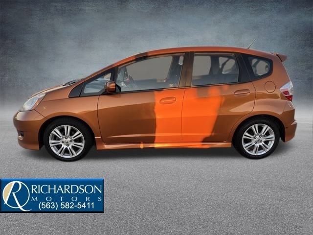 Used 2010 Honda Fit Sport with VIN JHMGE8H49AC019232 for sale in Dubuque, IA