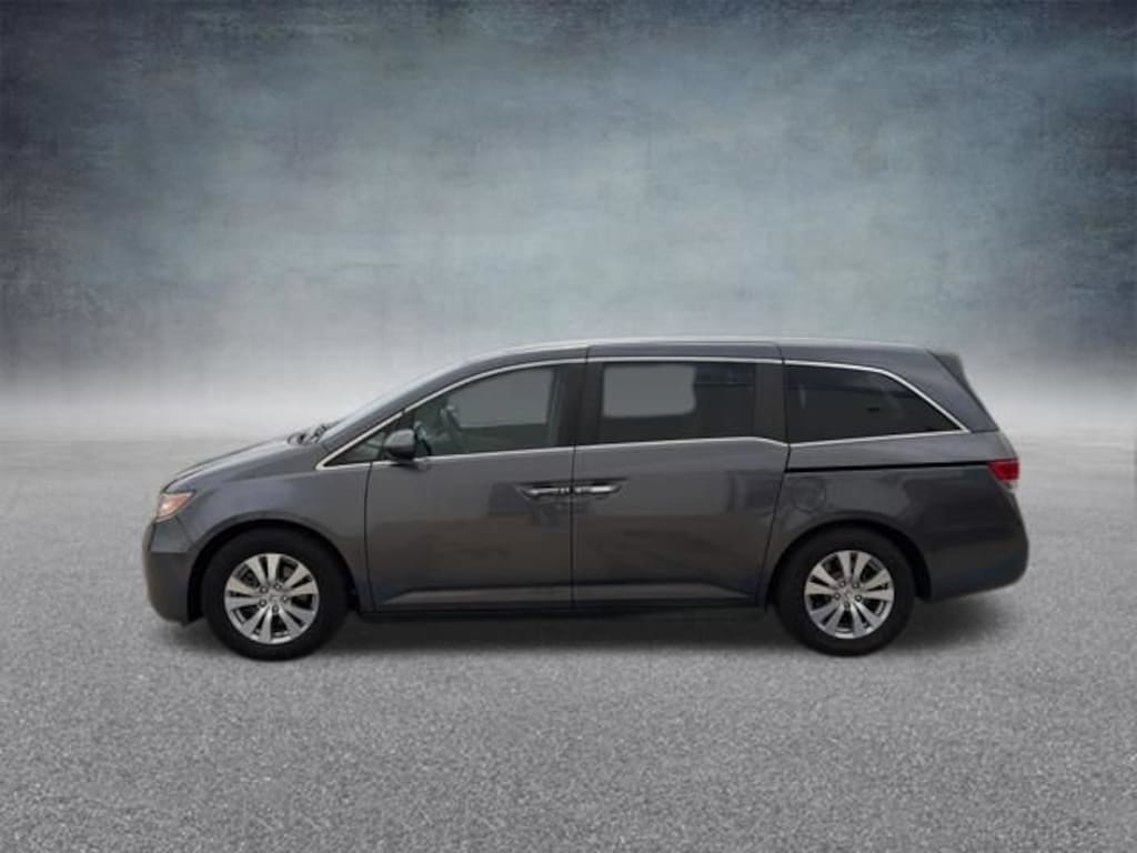 Used 2016 Honda Odyssey SE Van Passenger Van