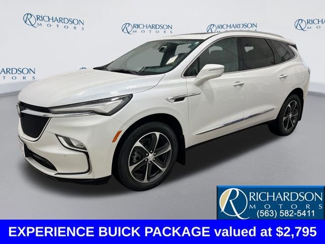 2022 Buick Enclave Essence AWD's photo