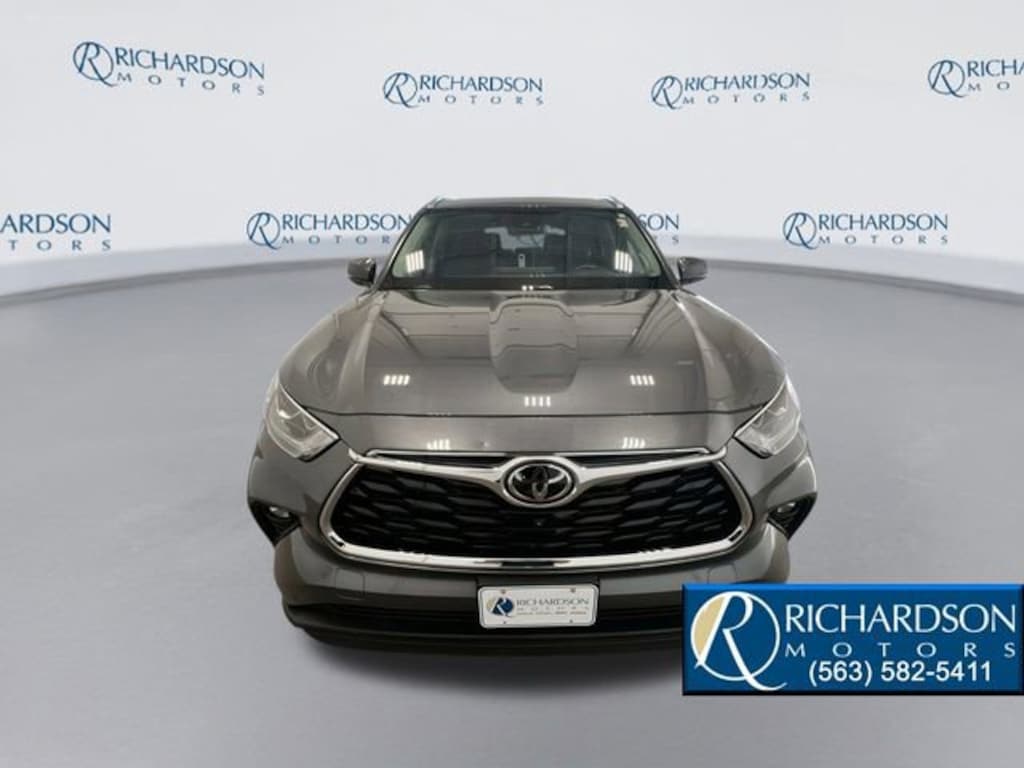 Used 2023 Toyota Highlander L SUV