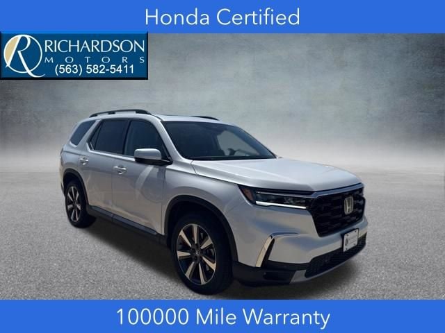 2025 Honda Pilot Touring AWD's photo