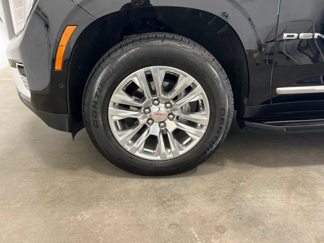 2025 GMC Yukon Denali - Photo 18