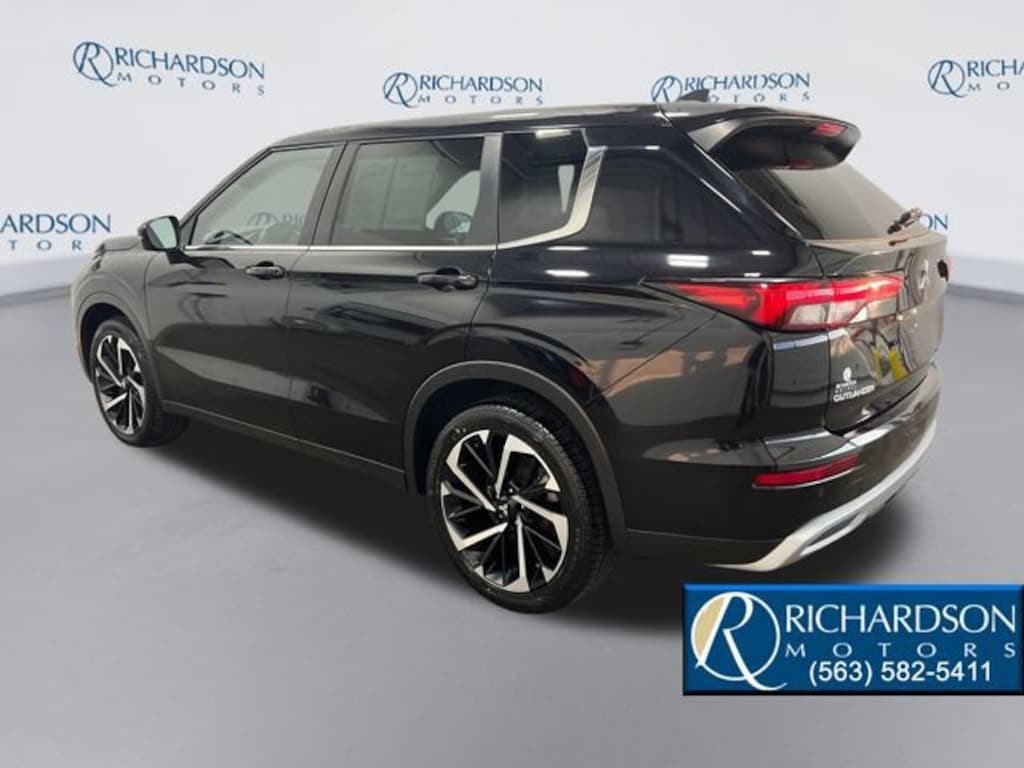 Used 2022 Mitsubishi Outlander SE CUV