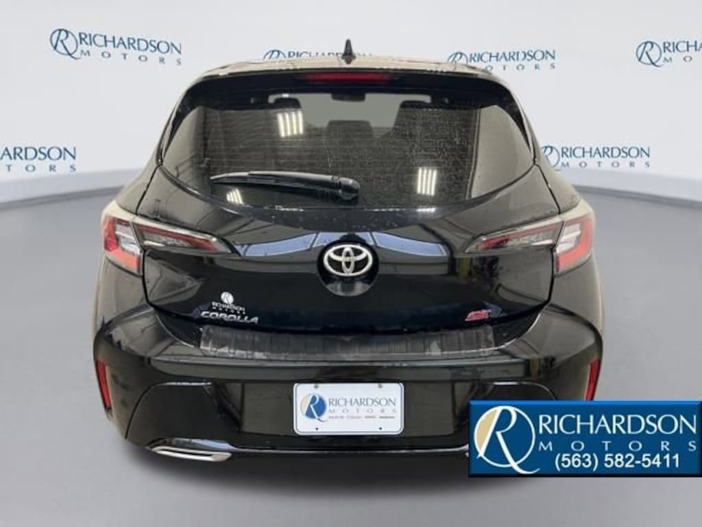 Used 2019 Toyota Corolla Hatchback SE Hatchback