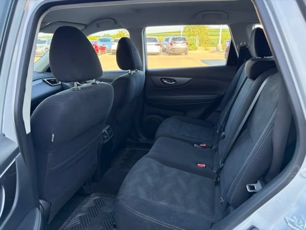 Used 2016 Nissan Rogue S SUV