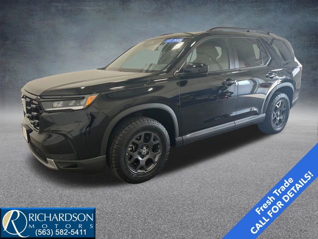2025 Honda Pilot TrailSport AWD's photo