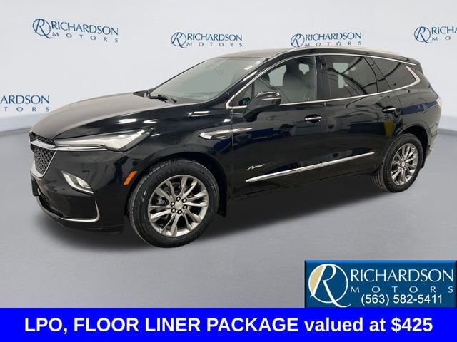 2022 Buick Enclave Avenir's photo