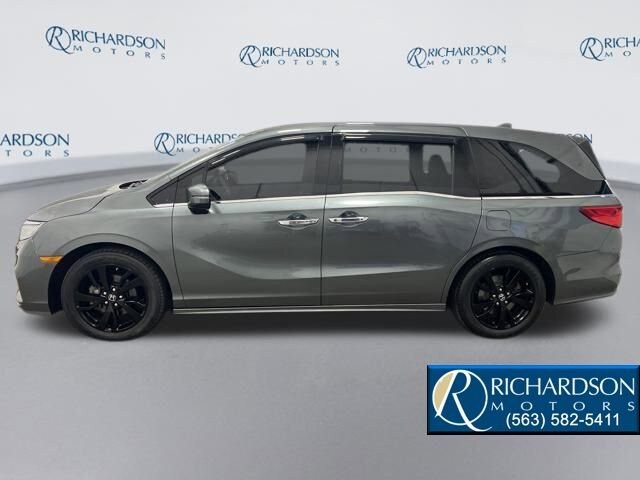 2019 Honda Odyssey Elite photo 2