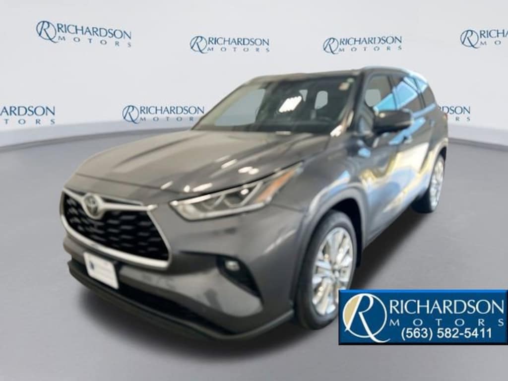 Used 2023 Toyota Highlander L SUV