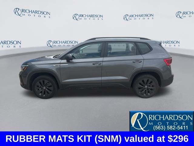 2023 Volkswagen Taos 1.5T S's photo