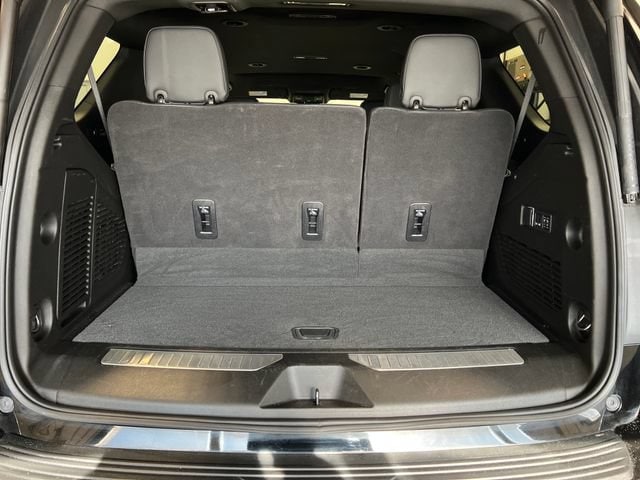 2025 GMC Yukon Denali - Photo 14
