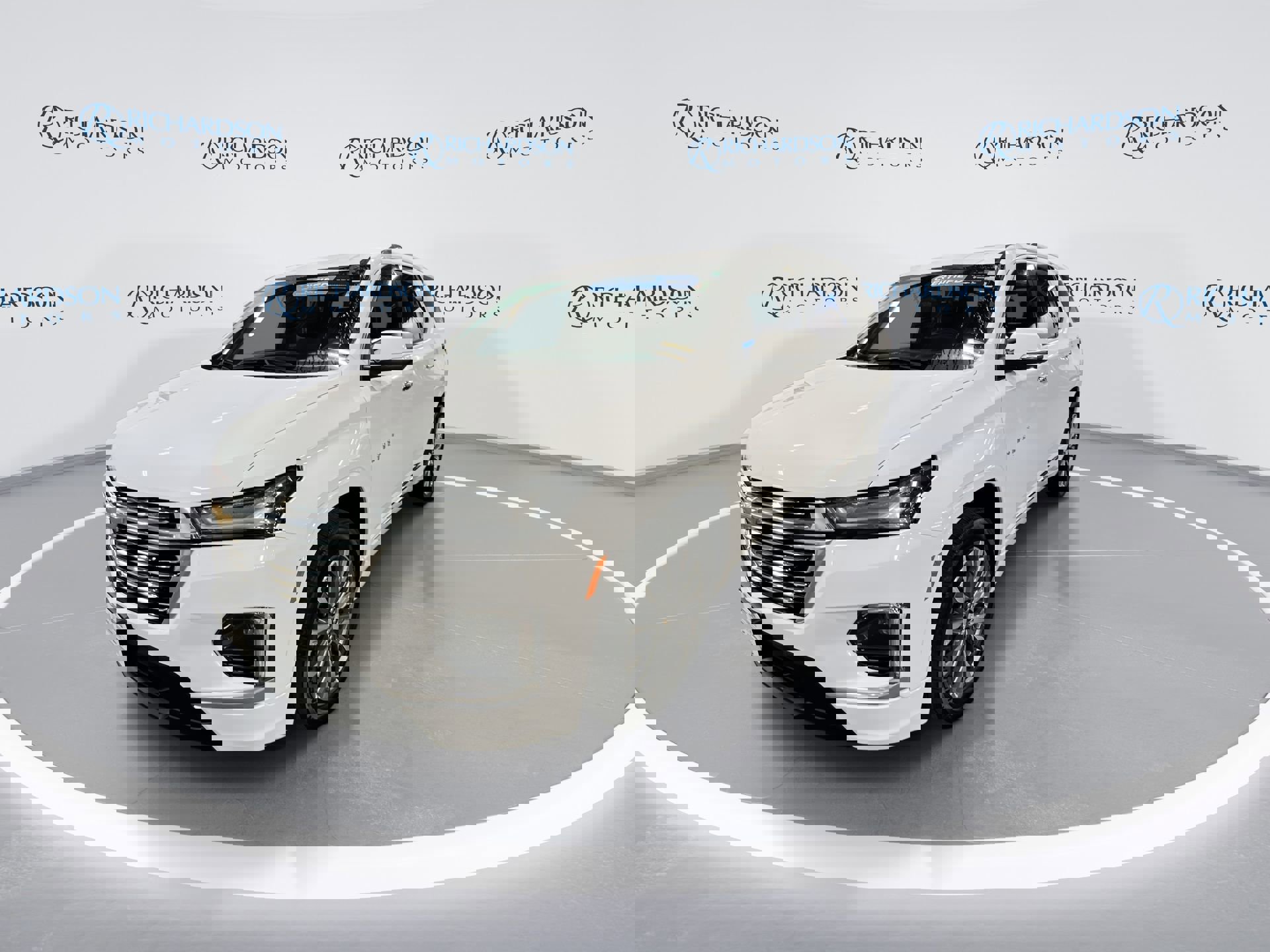 2023 Chevrolet Traverse Premier photo 3