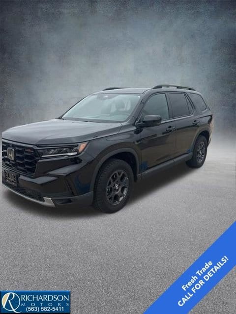 2025 Honda Pilot TrailSport AWD's photo
