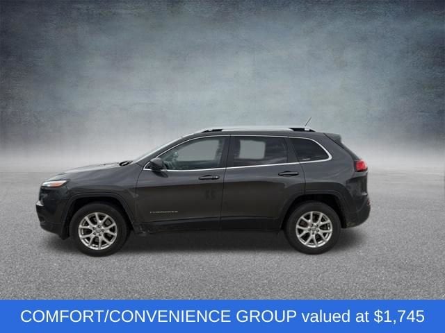 Used 2015 Jeep Cherokee Latitude with VIN 1C4PJMCB3FW703405 for sale in Dubuque, IA