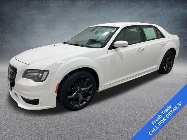 2023 Chrysler 300 Touring L