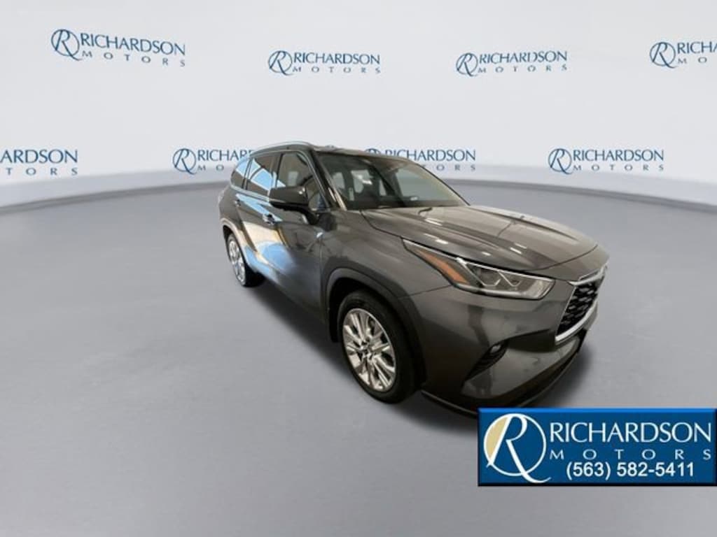 Used 2023 Toyota Highlander L SUV