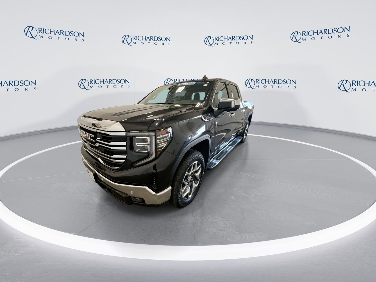 2024 Gmc Sierra 1500 SLT photo 4