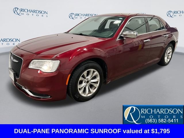 2016 Chrysler 300 Limited's photo