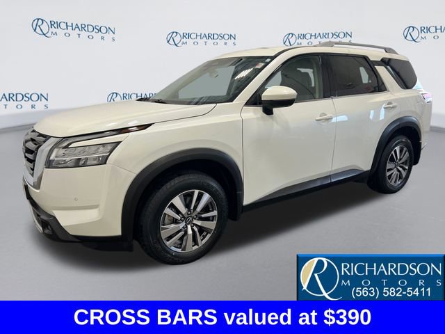 2022 Nissan Pathfinder SL 4WD's photo