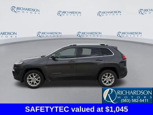 Used 2015 Jeep Cherokee Latitude with VIN 1C4PJMCB3FW703405 for sale in Dubuque, IA