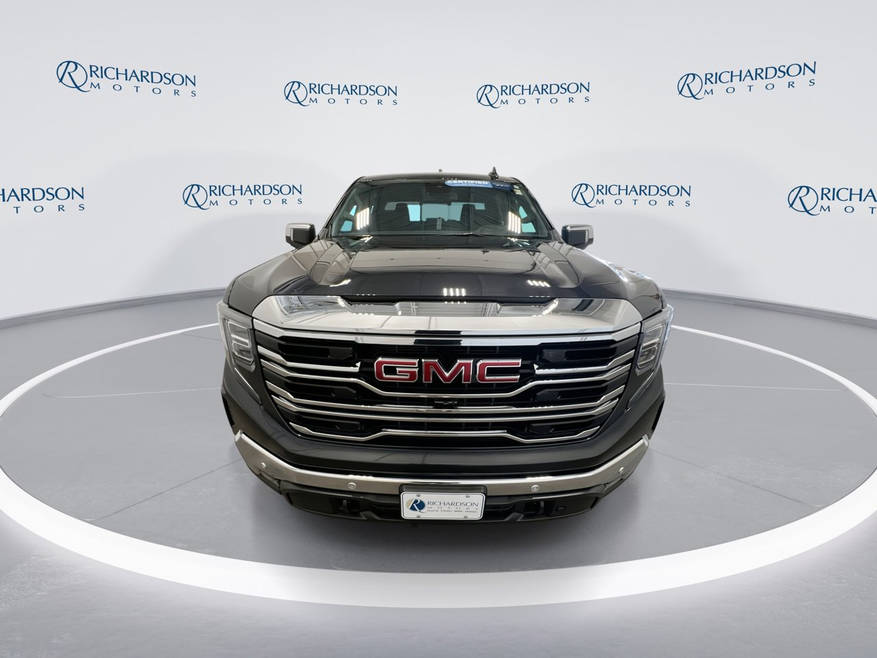2024 Gmc Sierra 1500 SLT photo 3