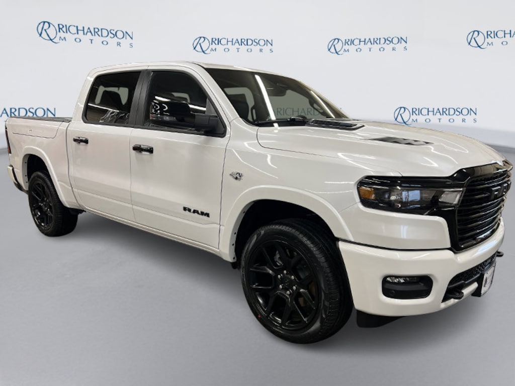 New 2026 Ram 1500 LARAMIE CREW CAB 4X4 5'7 BOX Pickup
