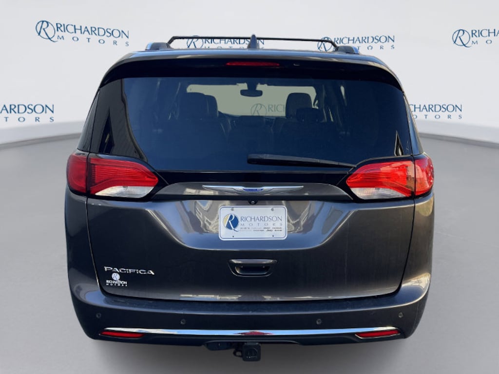 Used 2018 Chrysler Pacifica Touring L Van