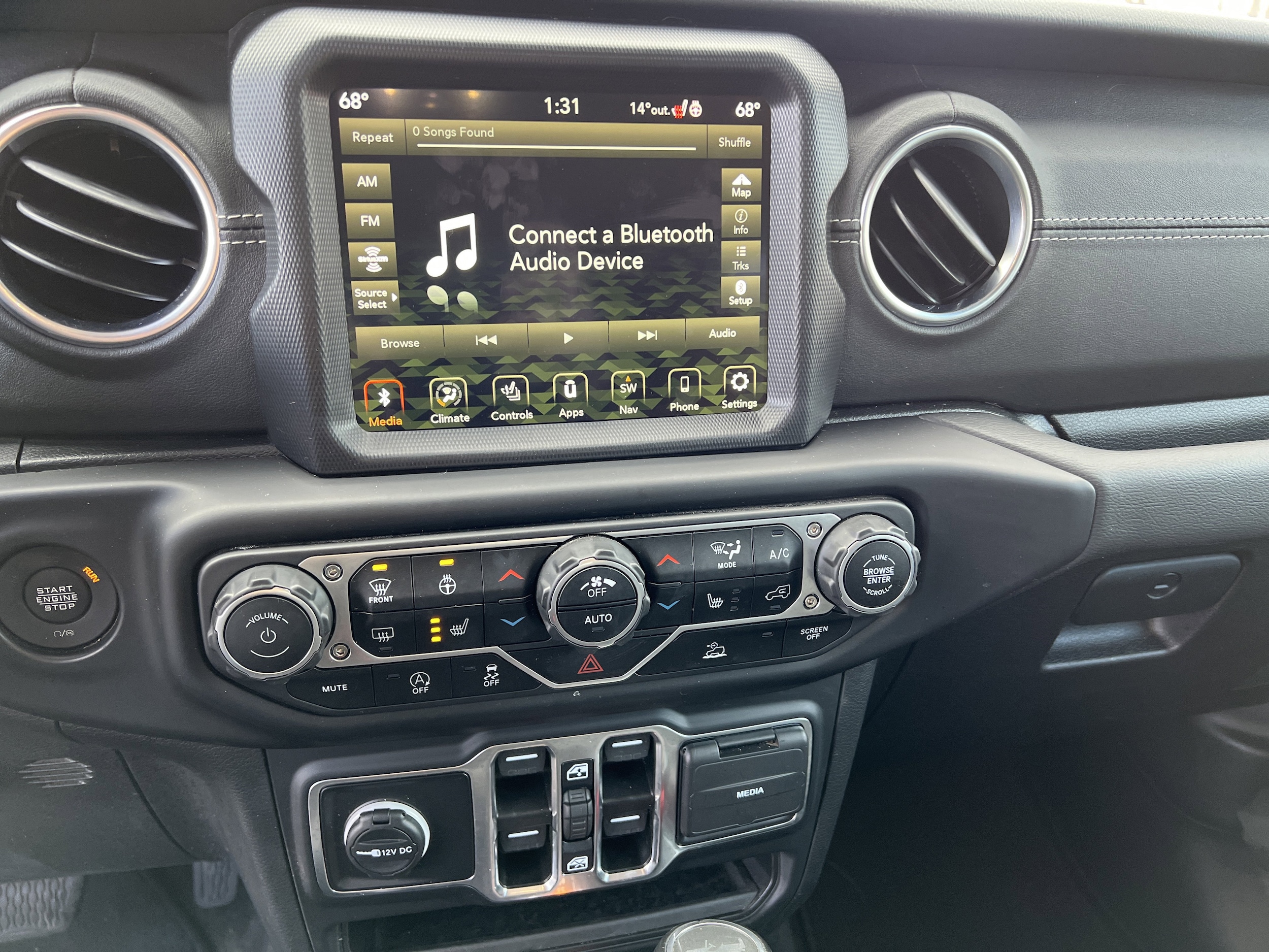 2023 Jeep Wrangler 4-Door Sahara - Photo 9