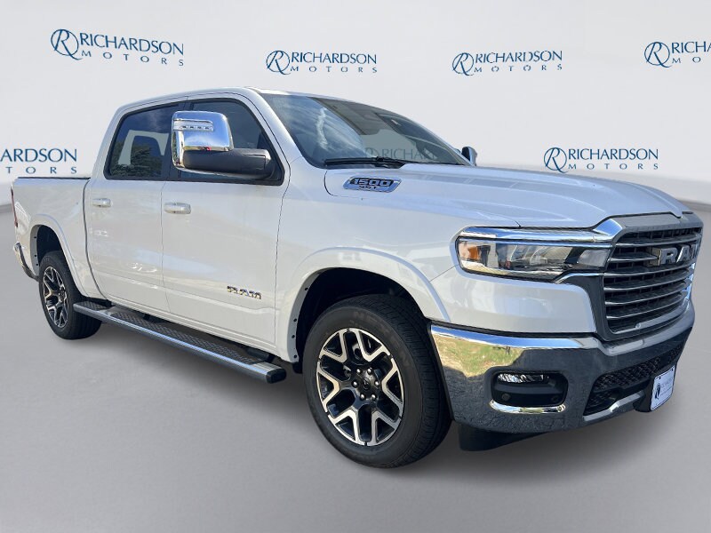 2025 Ram 1500 Laramie photo 3
