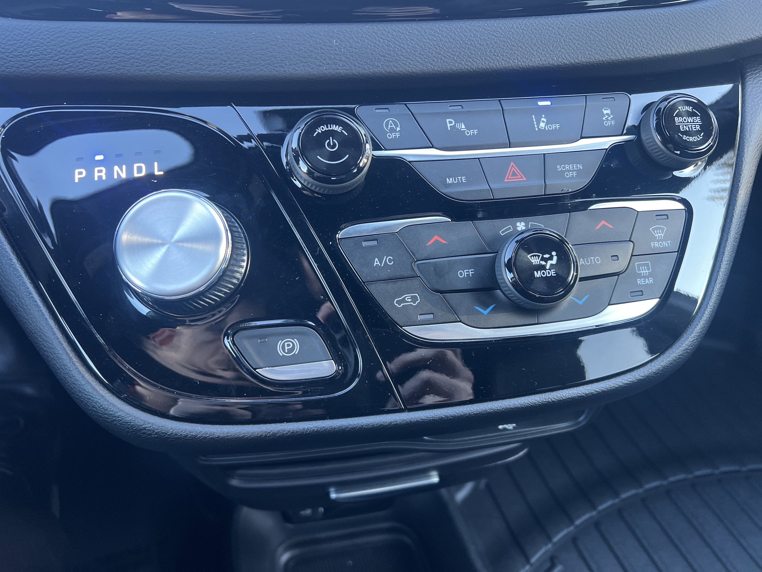 2026 Chrysler Pacifica Select - Photo 14