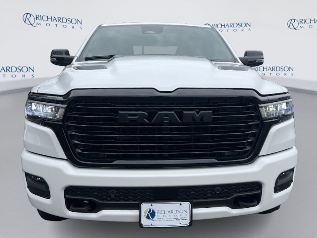 New 2026 Ram 1500 LARAMIE CREW CAB 4X4 5'7 BOX Pickup