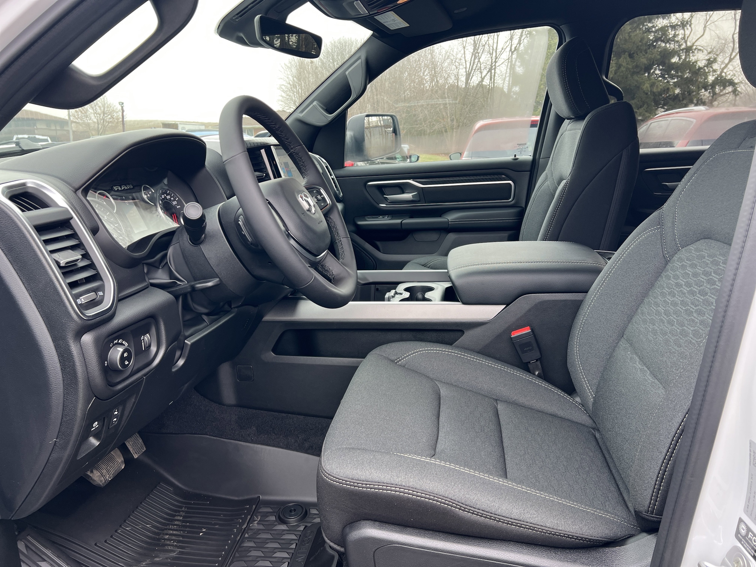 View vehicle photo 7