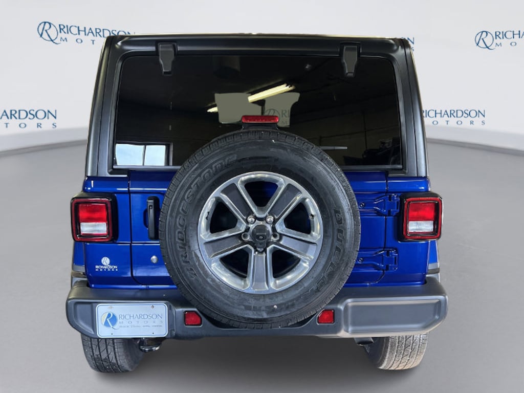 Used 2018 Jeep Wrangler Unlimited Sahara 4x4 SUV