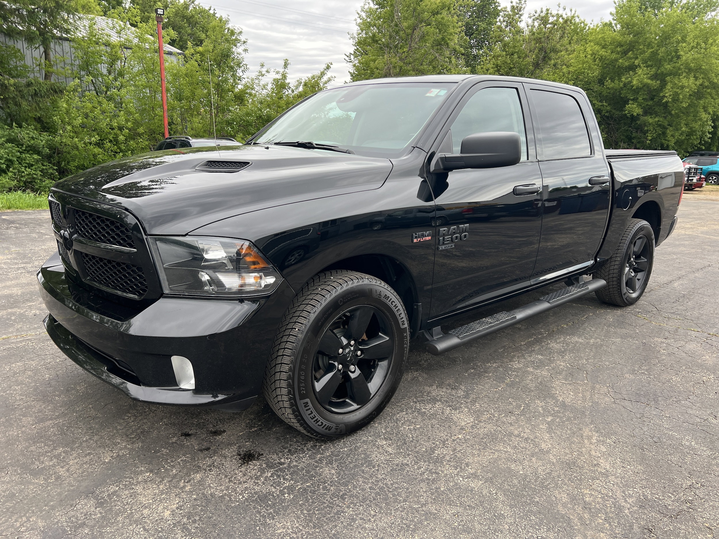 2023 RAM 1500 Classic Express Crew Cab 4x4 5'7's photo