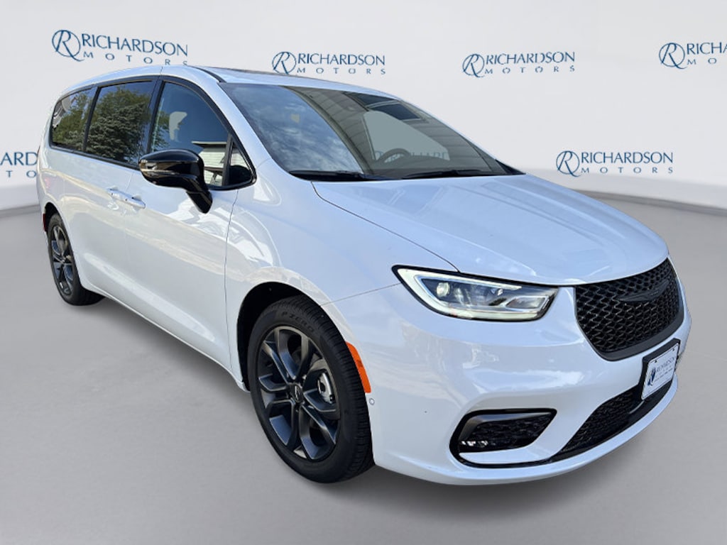 New 2026 Chrysler Pacifica SELECT Passenger Van