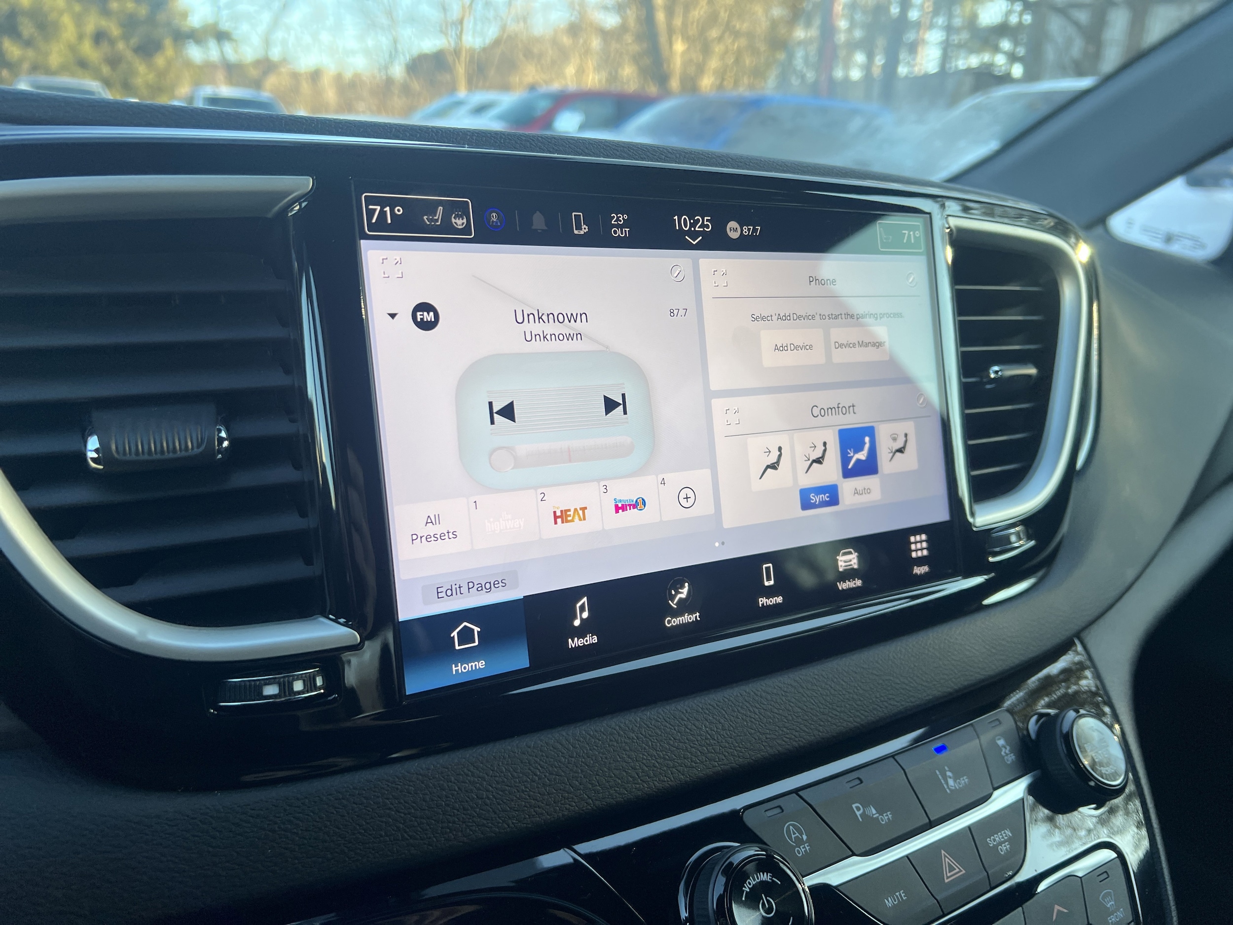 2026 Chrysler Pacifica Select - Photo 12