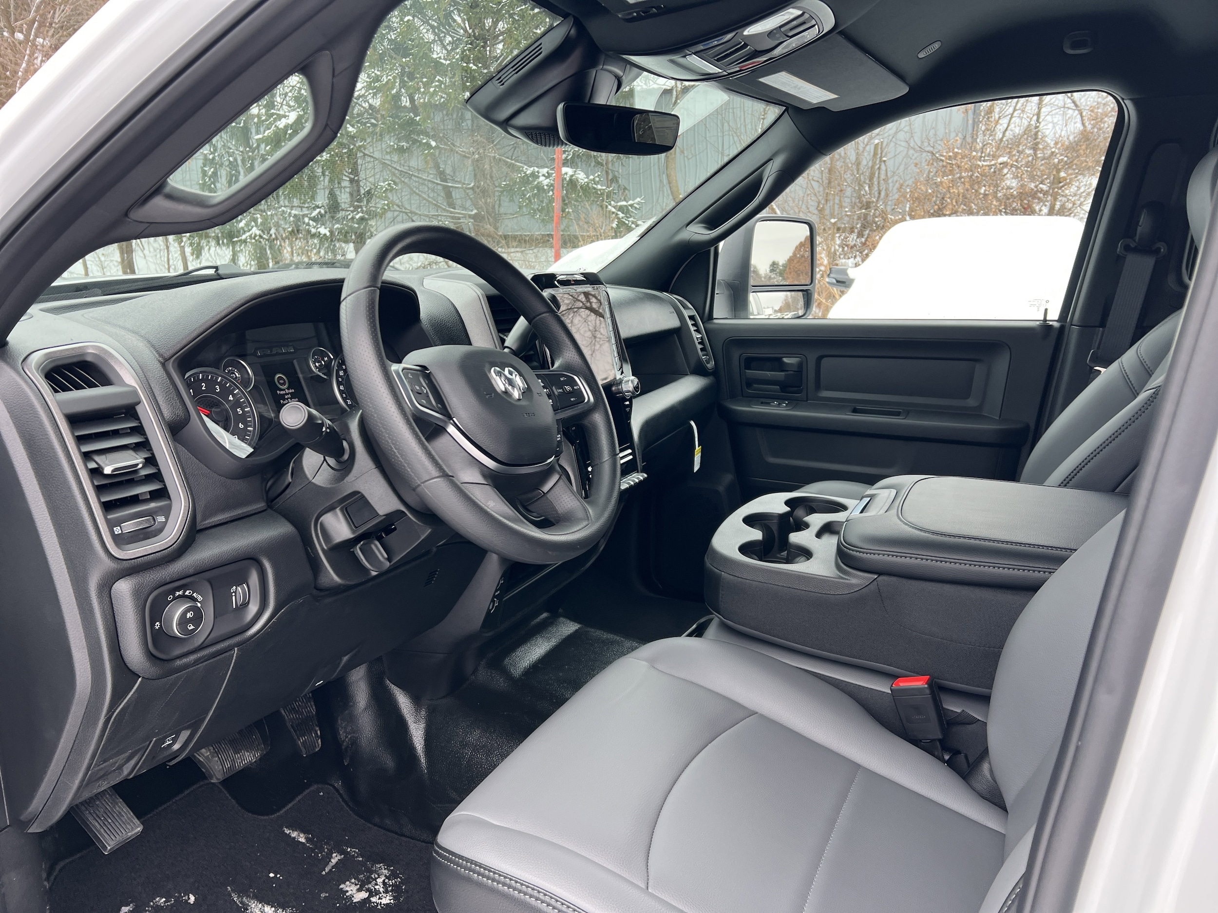 View vehicle photo 7