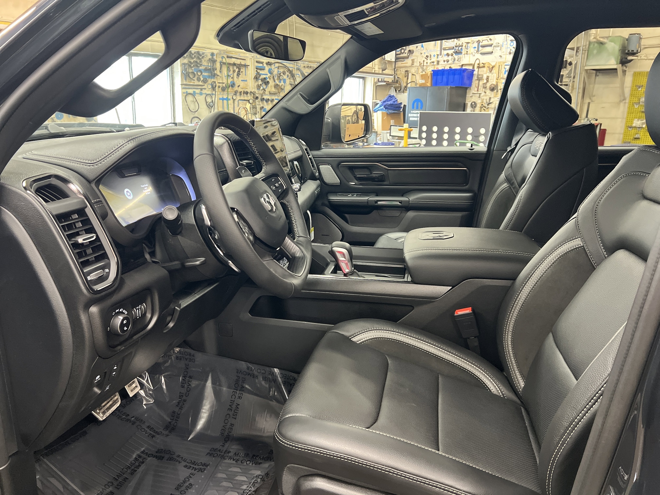 View vehicle photo 7