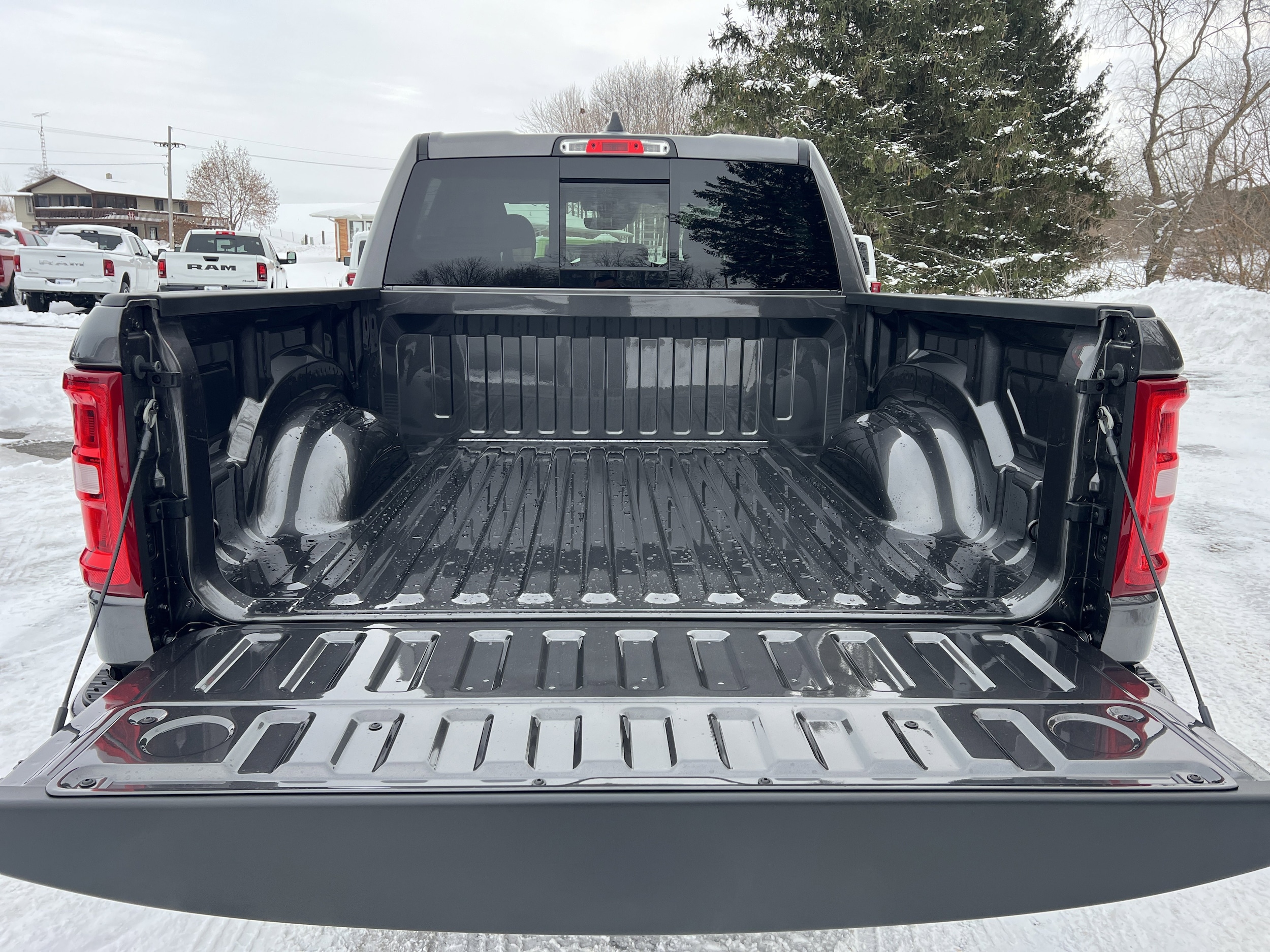 View vehicle photo 5