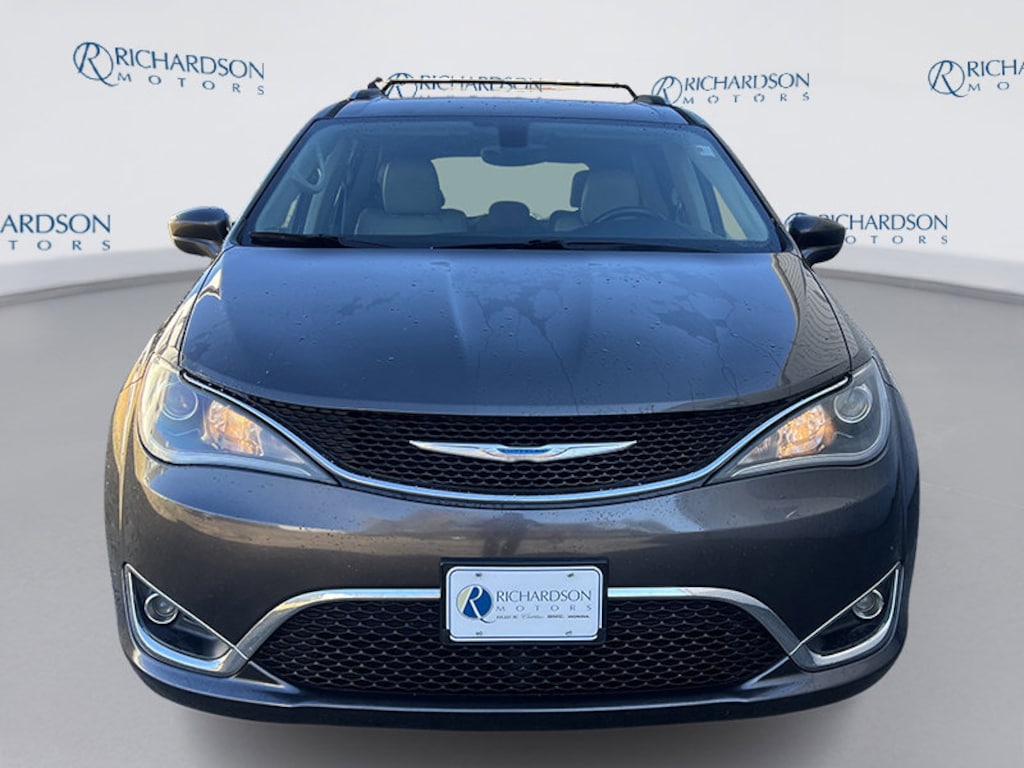 Used 2018 Chrysler Pacifica Touring L Van