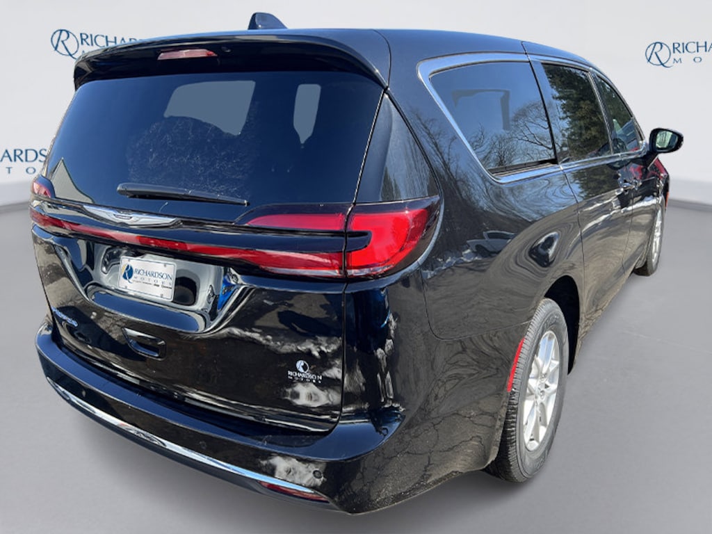 New 2026 Chrysler Pacifica SELECT Passenger Van