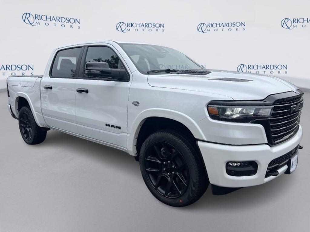 New 2026 Ram 1500 LARAMIE CREW CAB 4X4 5'7 BOX Pickup
