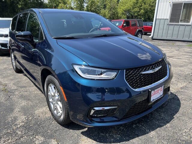 2025 Chrysler Pacifica photo 3